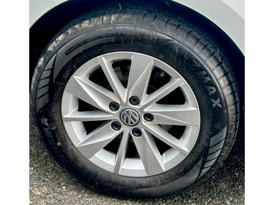 2019 Volkswagen Golf - image 14