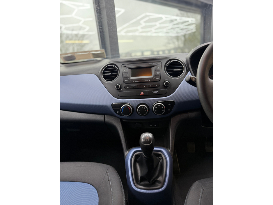 2018 Hyundai i10 - image 13