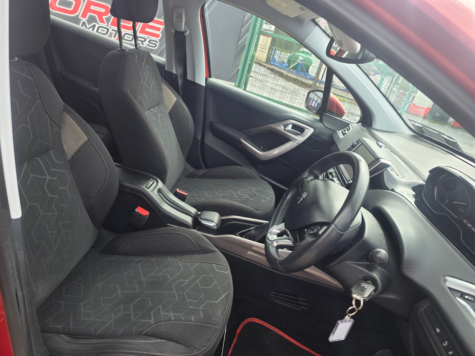 2016 Peugeot 2008 - image 8