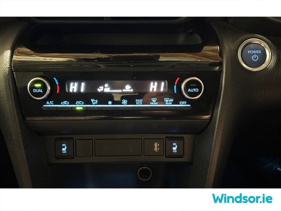 2023 Toyota Yaris Cross 1.5 Hybrid Sol €30,995