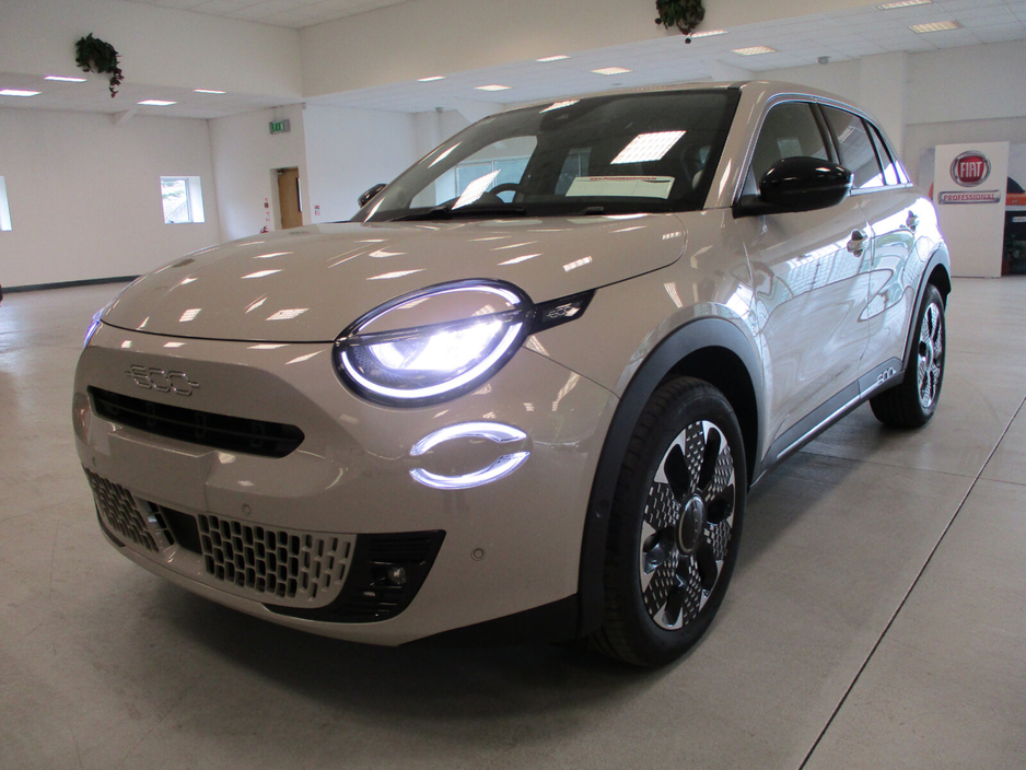 2026 Fiat 600 La Prima 1.2 100hp Hybrid Auto eDCT 6 €33,495