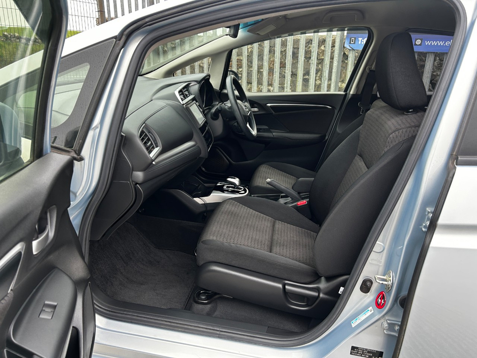 2018 Honda Fit - image 10