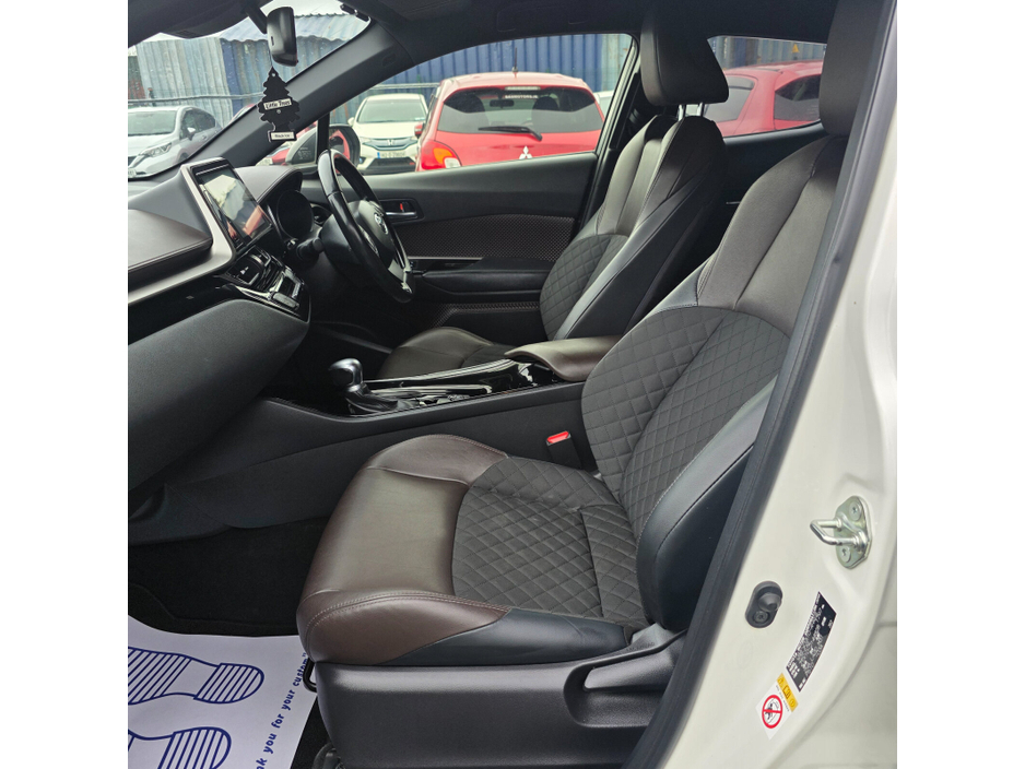 2018 Toyota C-HR - image 14