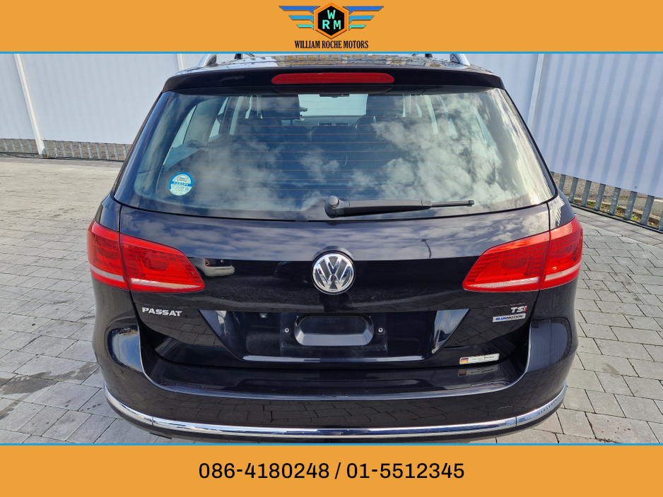 2012 Volkswagen Passat - image 9