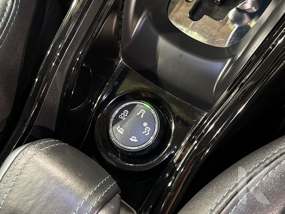 2020 Peugeot 2008 - image 23