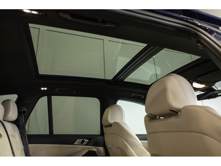 2021 BMW X5 - image 14