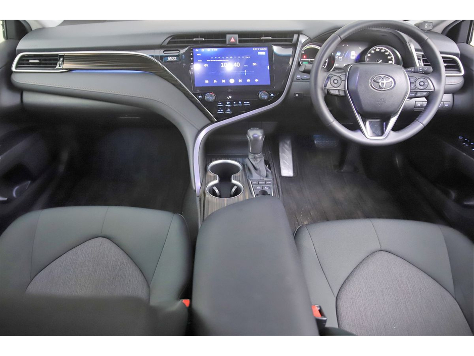 2017 Toyota Camry 2.5 HYBRID *PARK SENSORS*REVERSE CAM* €19,890