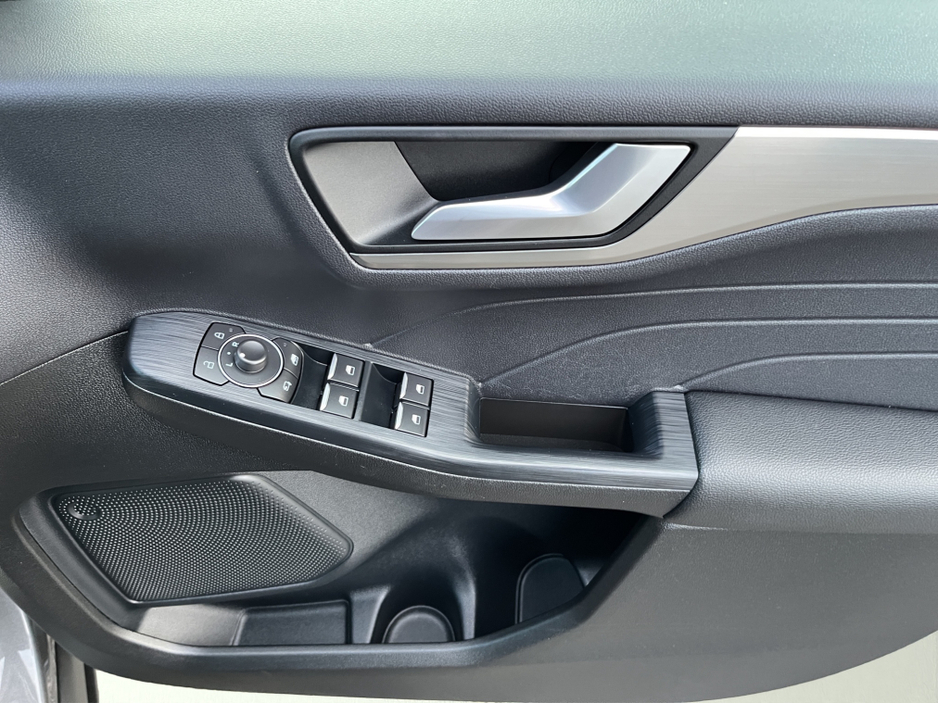 2023 Ford Kuga TITANIUM 2.5 PHEV 225 S6.2 €30,950