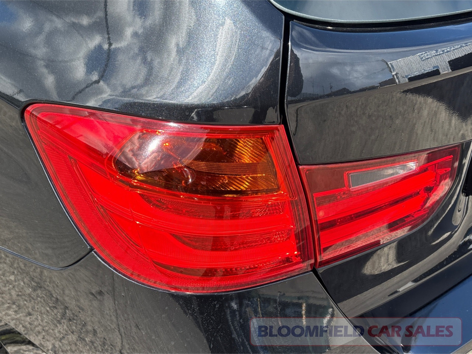 2015 BMW 3 Series - image 16