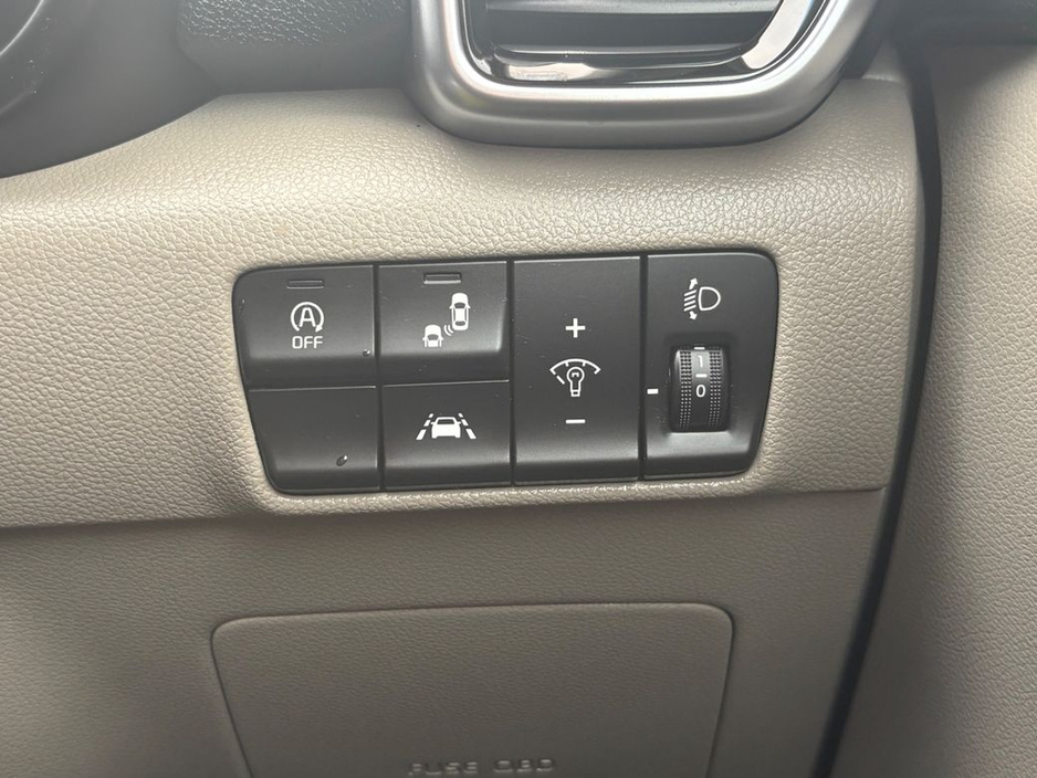 2021 Kia Sportage - image 12