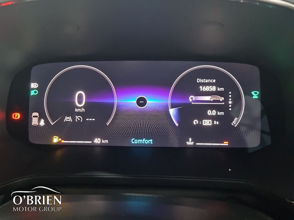 2025 Renault Captur - image 12