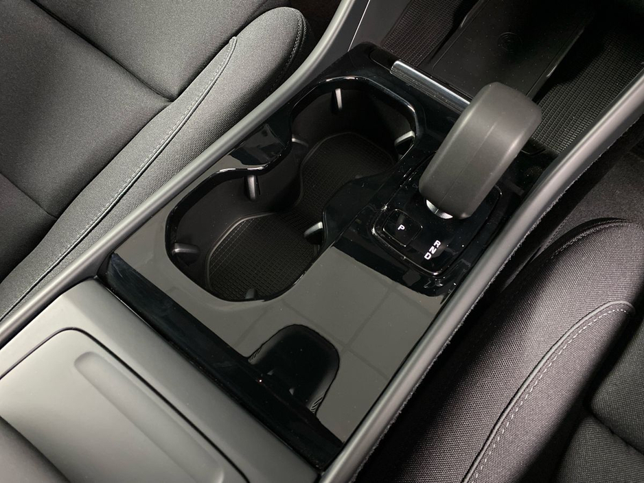 2026 Volvo EC40 - image 18