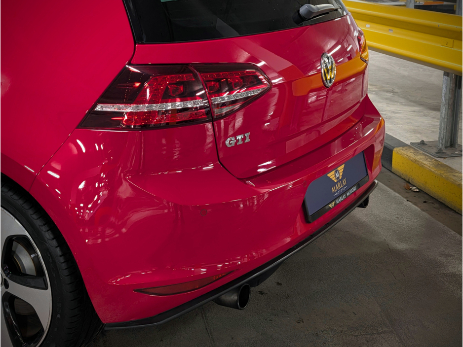 2015 Volkswagen Golf - image 11