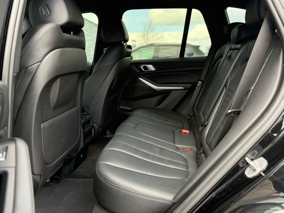 2021 BMW X5 - image 20