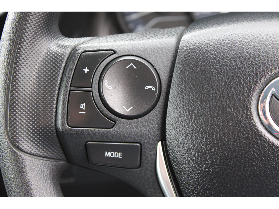 2017 Toyota Corolla - image 18