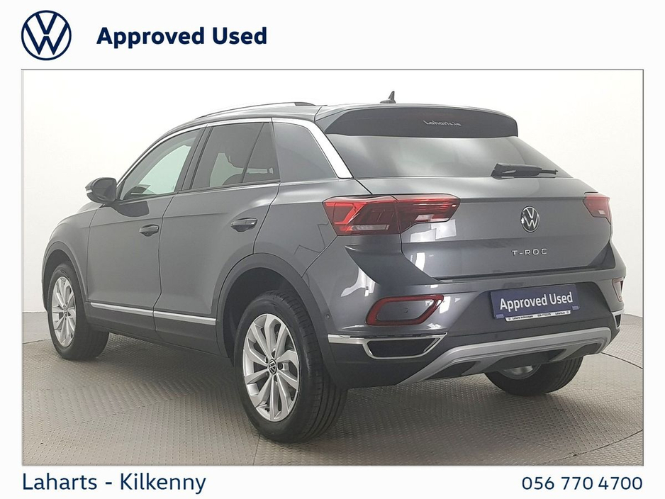 2023 Volkswagen T-Roc - image 3