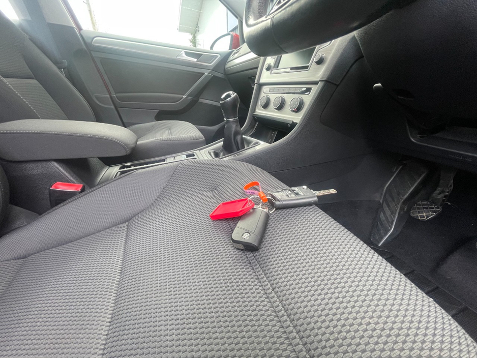 2016 Volkswagen Golf - image 18