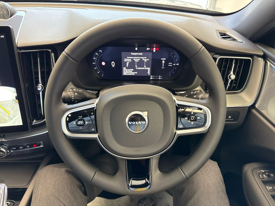 2026 Volvo XC60 - image 14