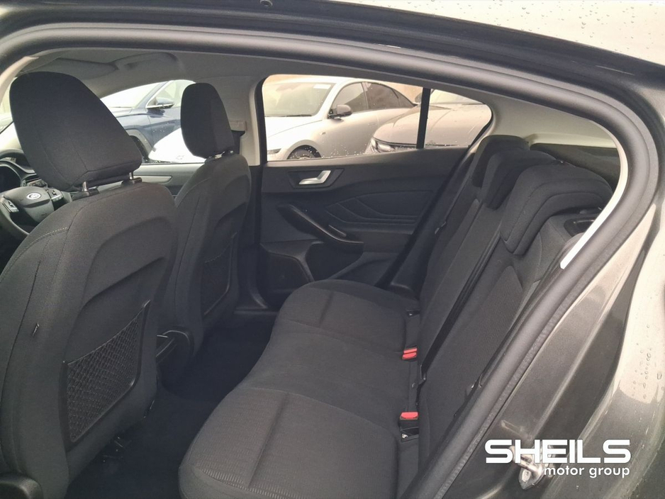 2019 Ford Focus - image 7