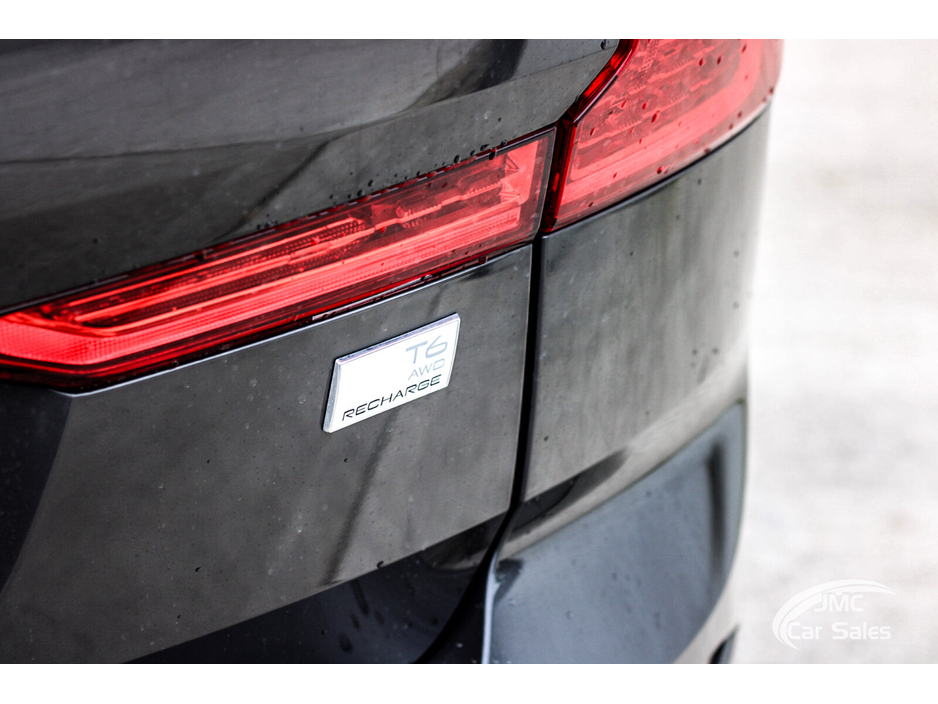 2022 Volvo XC60 - image 11