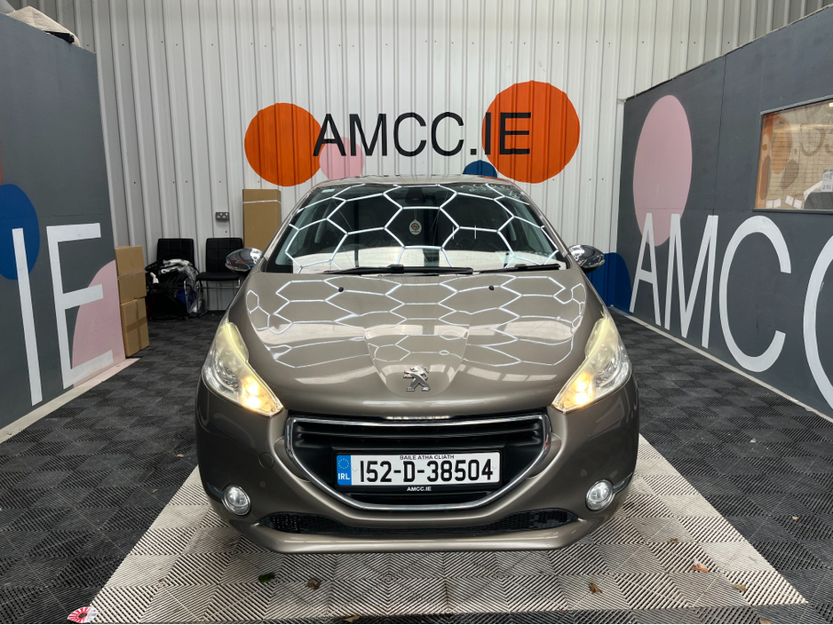 2015 Peugeot 208 - image 6