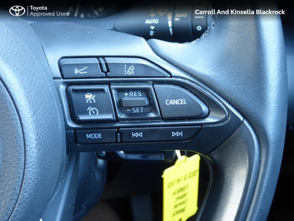 2023 Toyota Yaris - image 14