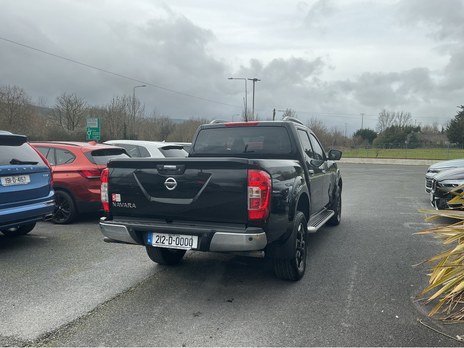2021 Nissan Navara - image 9