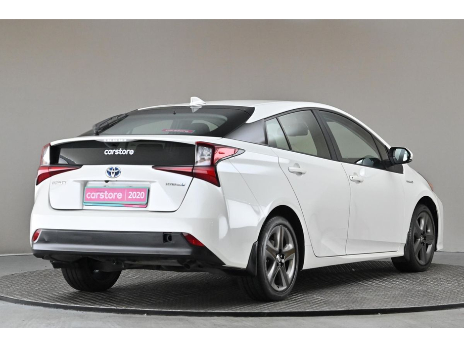 2020 Toyota Prius - image 9