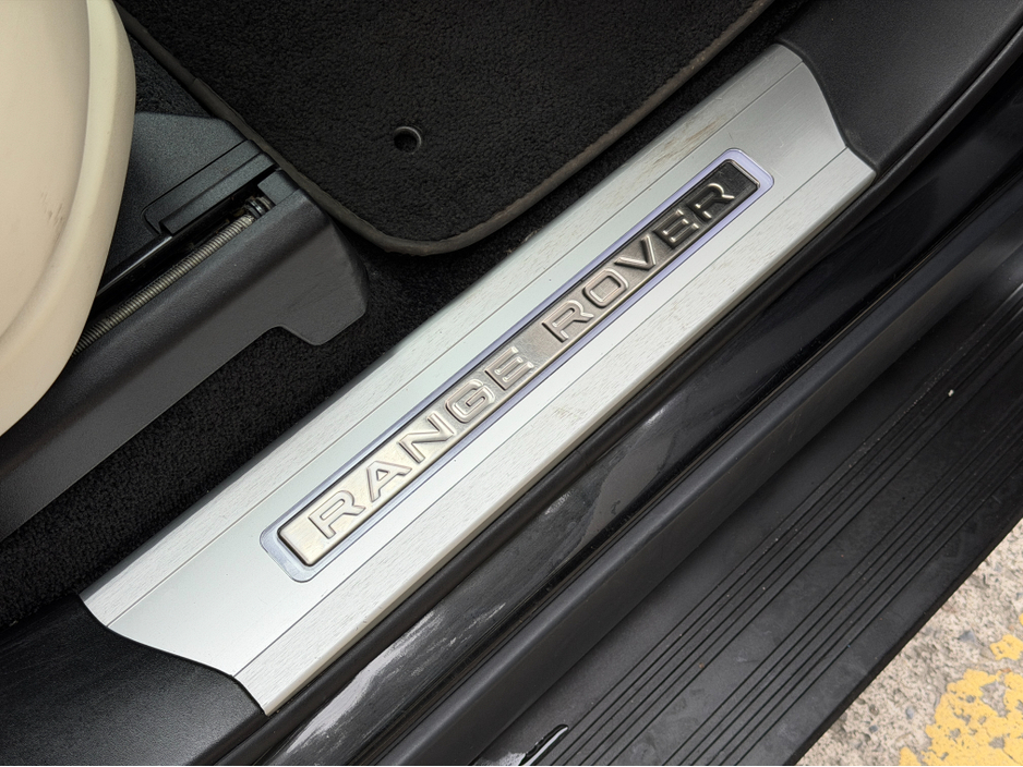 2021 Land Rover Range Rover - image 13