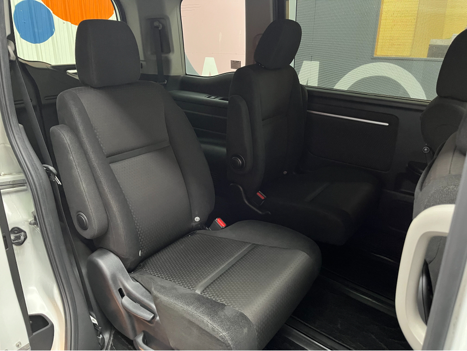 2021 Honda Stepwagon - image 14