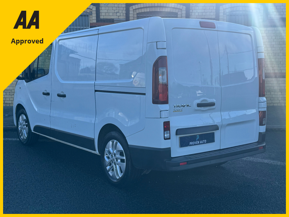 2019 Renault Trafic SPORT NAV  ENERGY 1.6DCI(NO VAT) *1 YEAR UNLIMITED MILEAGE WARRANTY* €13,900