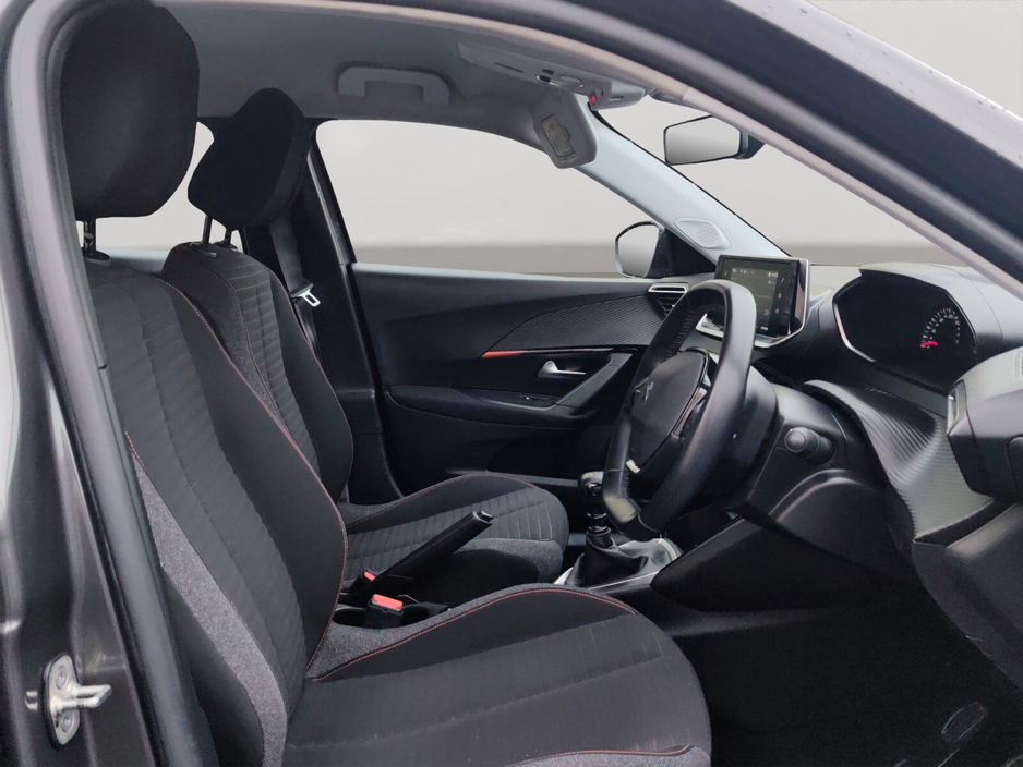 2020 Peugeot 2008 - image 9