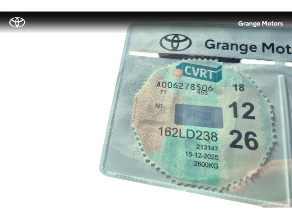 2016 Toyota Landcruiser - image 12