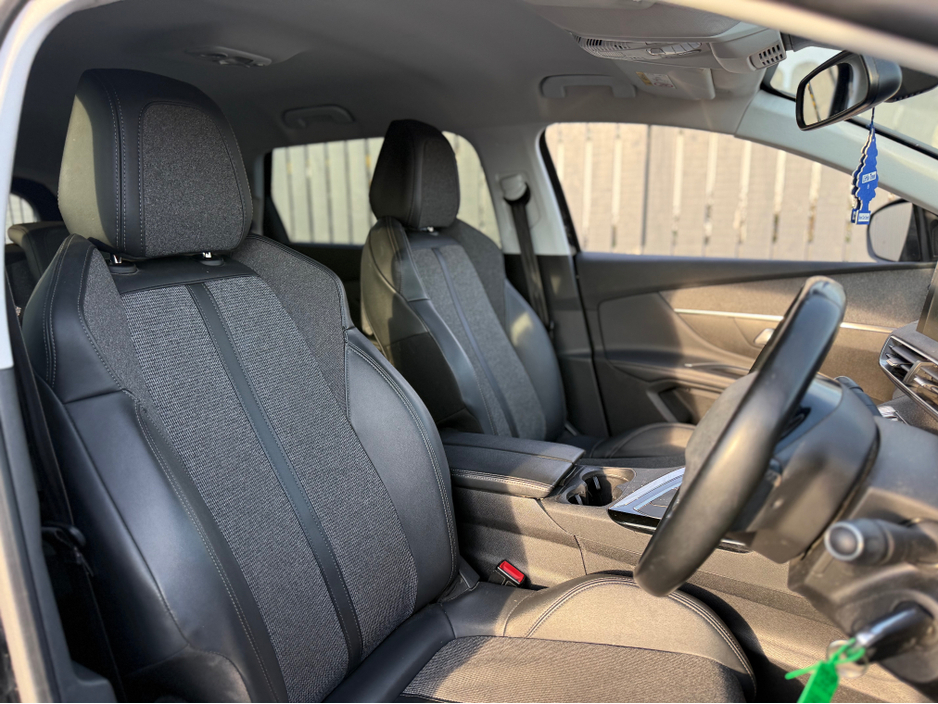 2019 Peugeot 5008 - image 8