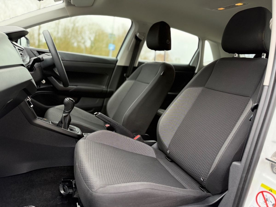 2022 Volkswagen Polo - image 6