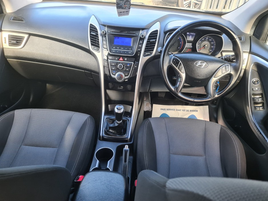 2016 Hyundai i30 - image 7