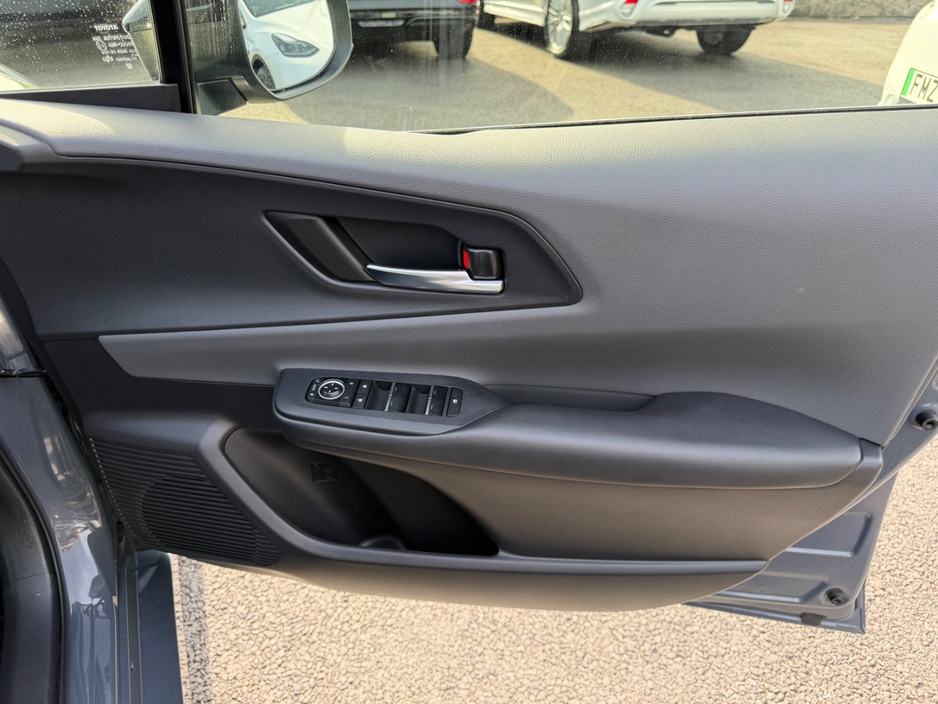 2023 Toyota Prius - image 18