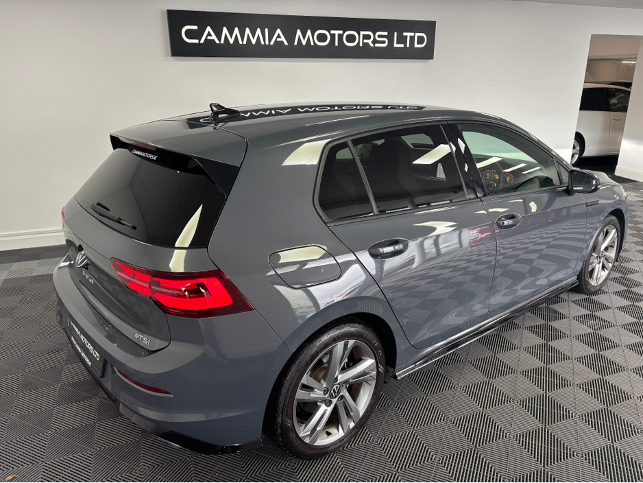 2021 Volkswagen Golf - image 3