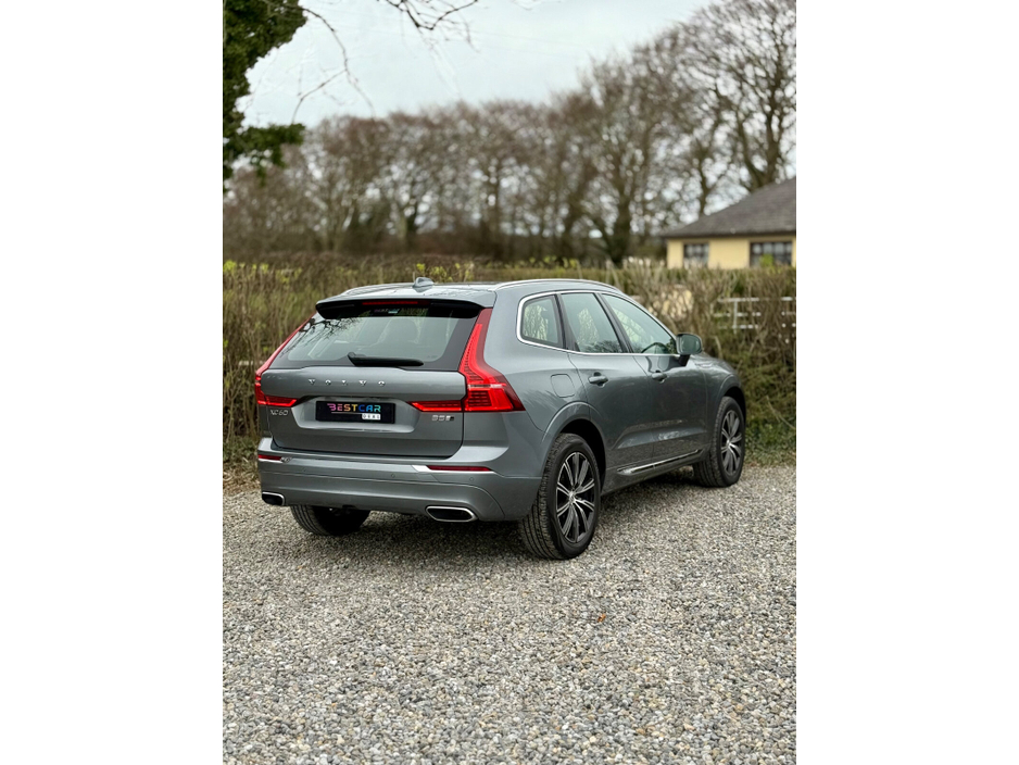 2020 Volvo XC60 - image 12