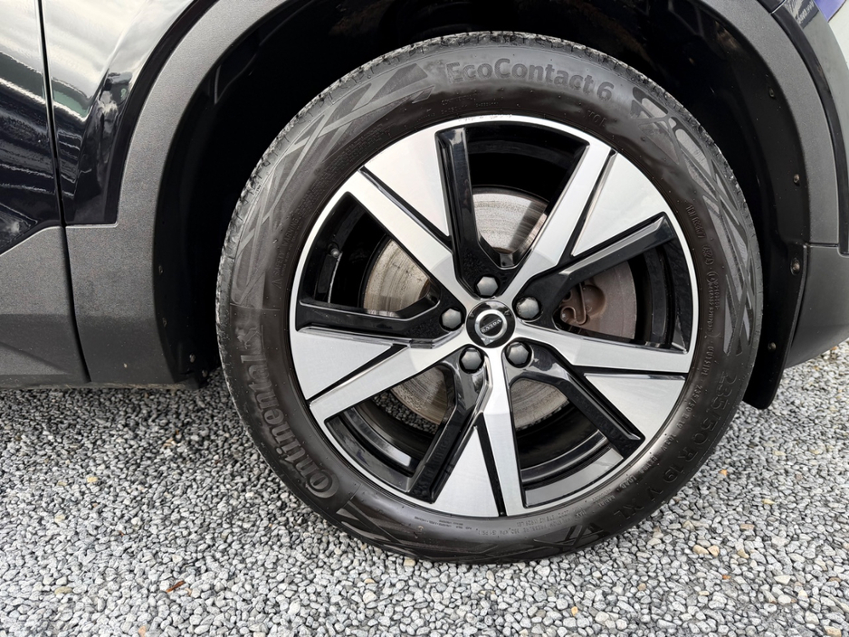 2022 Volvo XC40 - image 20