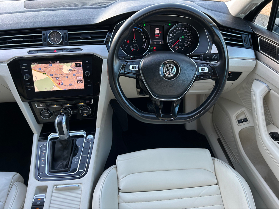 2018 Volkswagen Passat - image 19
