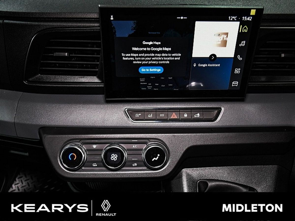 2026 Renault Master - image 14