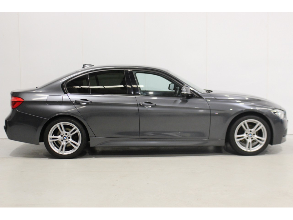 2018 BMW 3 Series - image 8