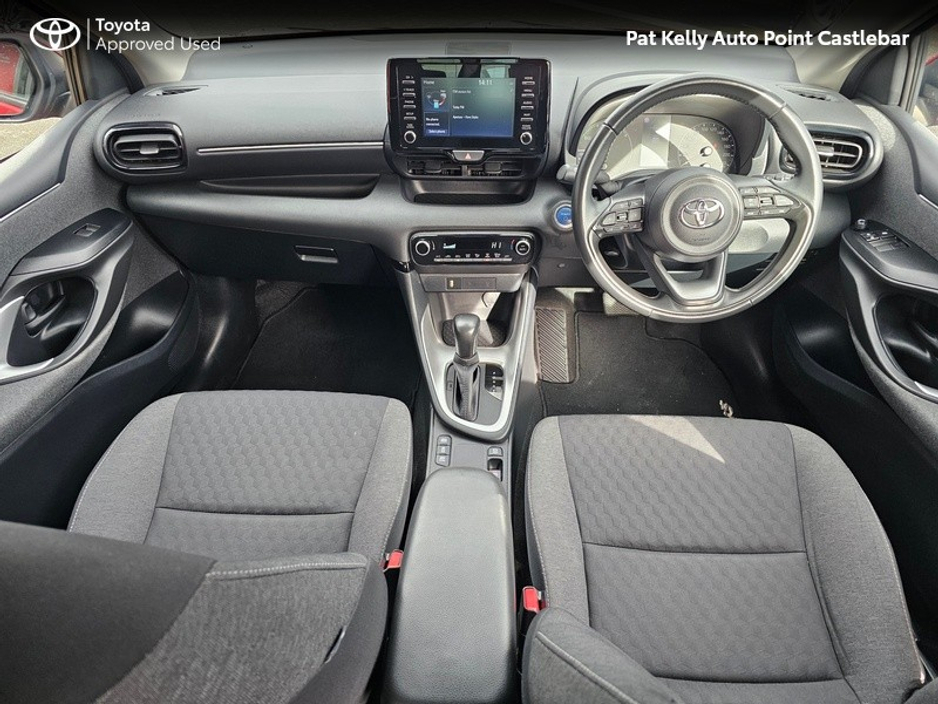 2021 Toyota Yaris - image 8