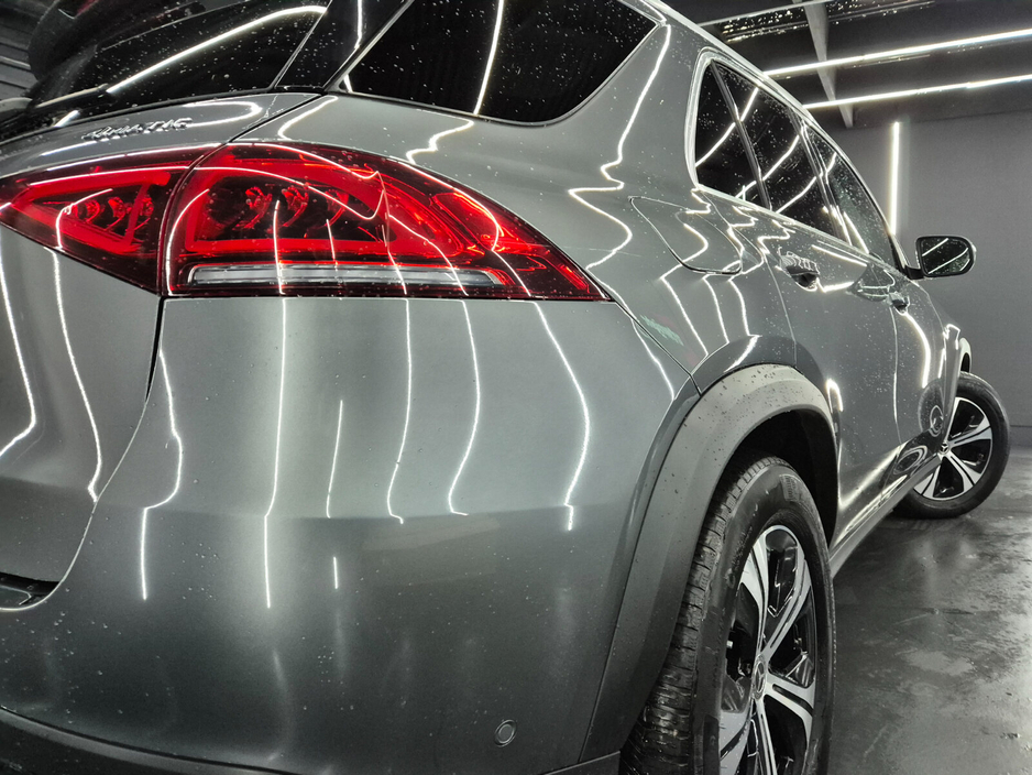 2021 Mercedes-Benz GLE Class - image 7