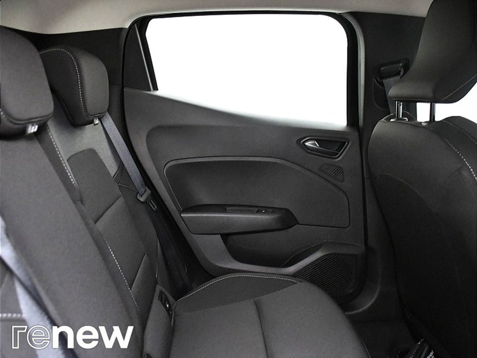 2025 Renault Clio - image 13