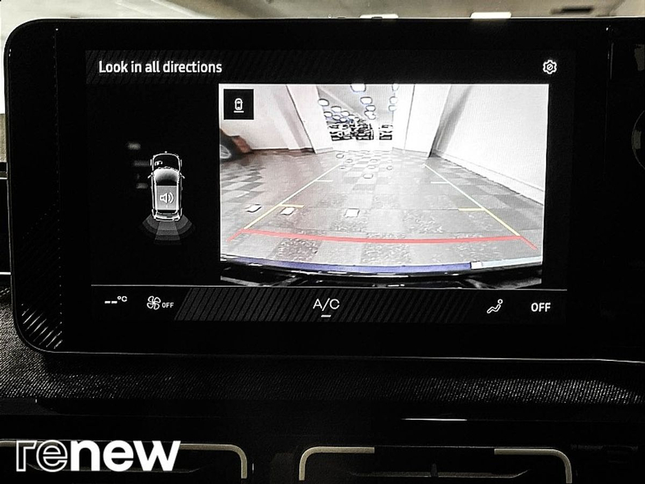 2026 Renault 5 - image 27