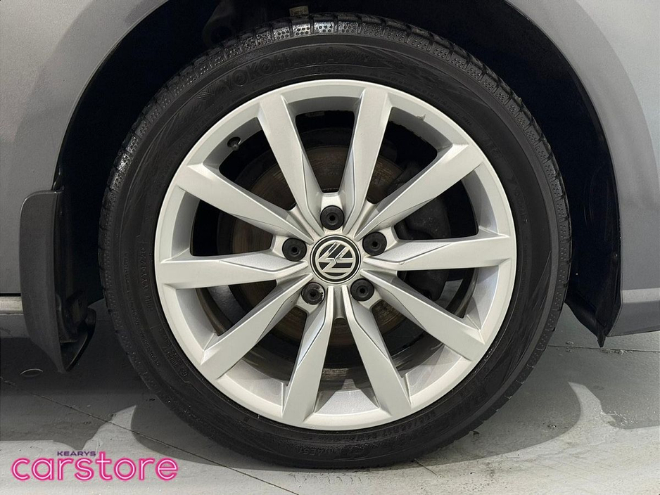 2019 Volkswagen Golf - image 12