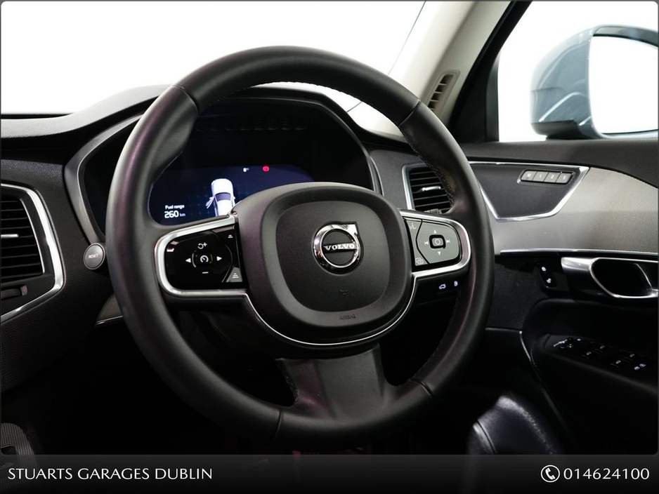 2023 Volvo XC90 - image 14