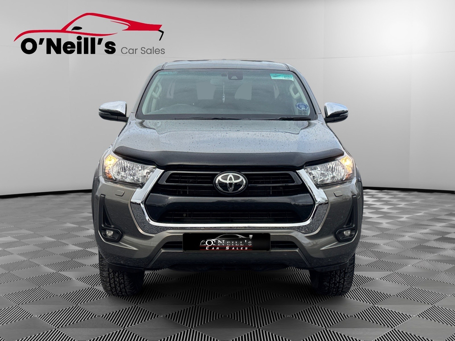 2025 Toyota Hilux *NO VAT* 2.8L SR5 MANUAL #340 €52,999